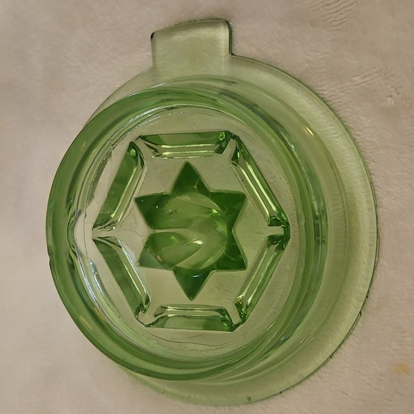 Antique Green Uranium Vaseline Depression Glass Citrus Juicer - Picture 8 of 11